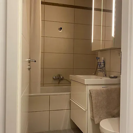 Apartment Large Cozy With Balcony And Kitchen At Pasing *